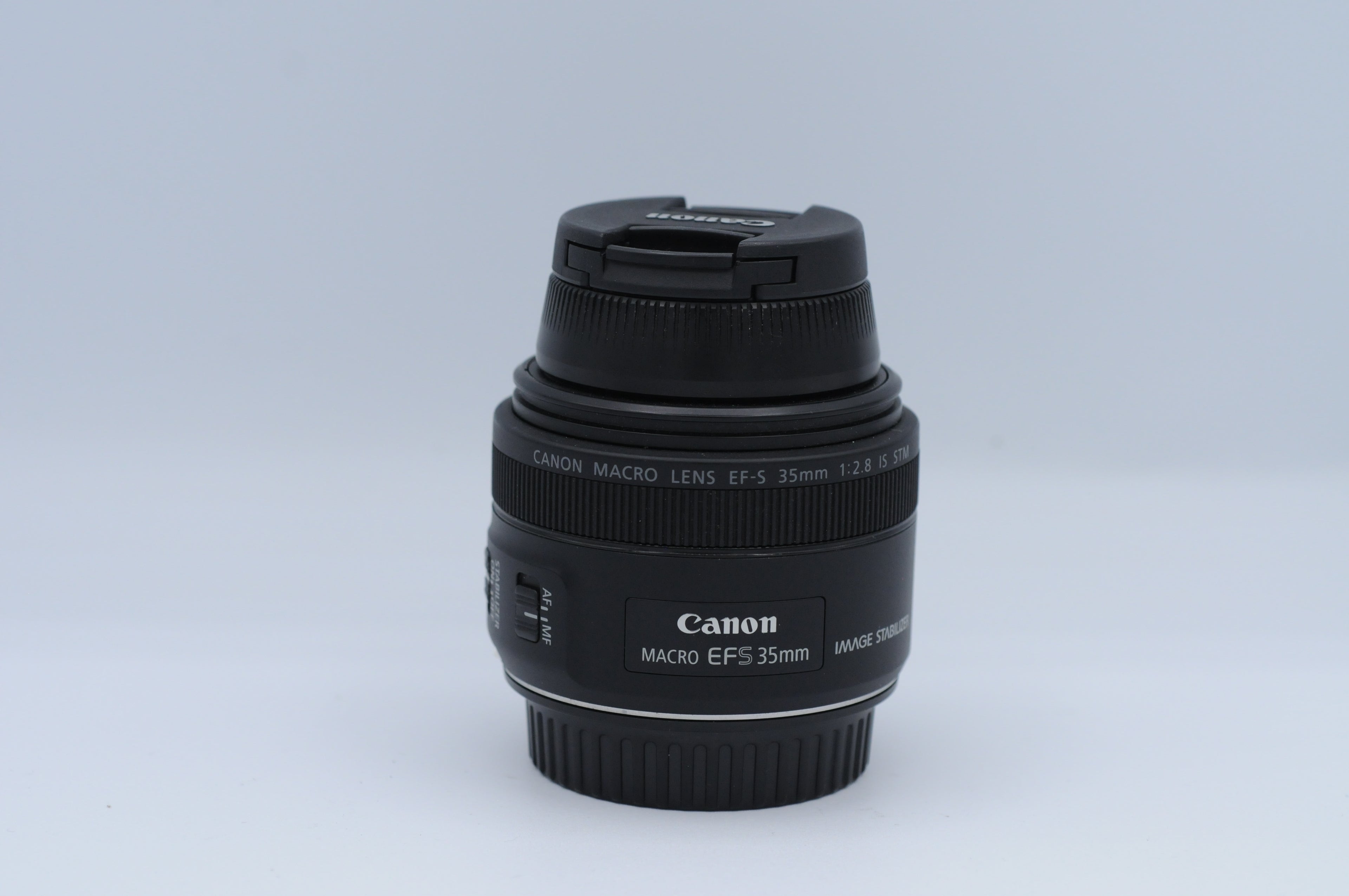 Canon EFS 35mm f2.8 Macro IS STM