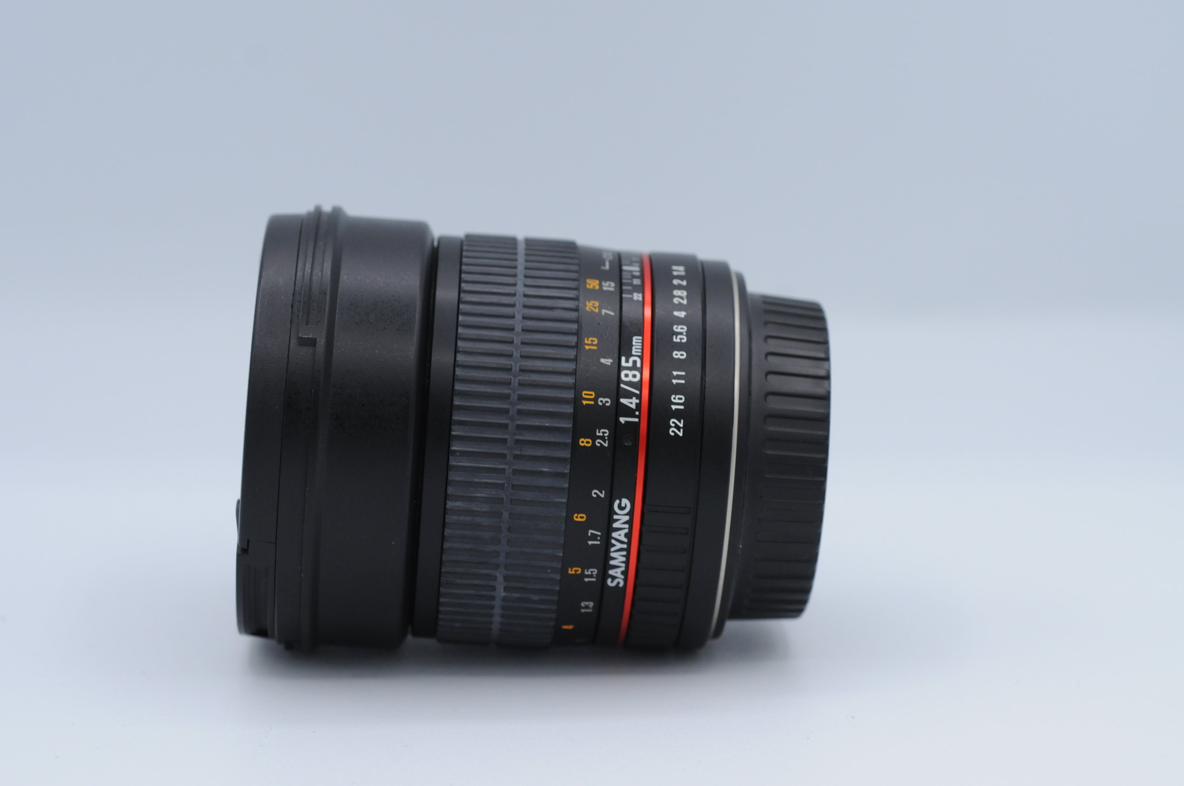 Samyang EF 85mm f1.4