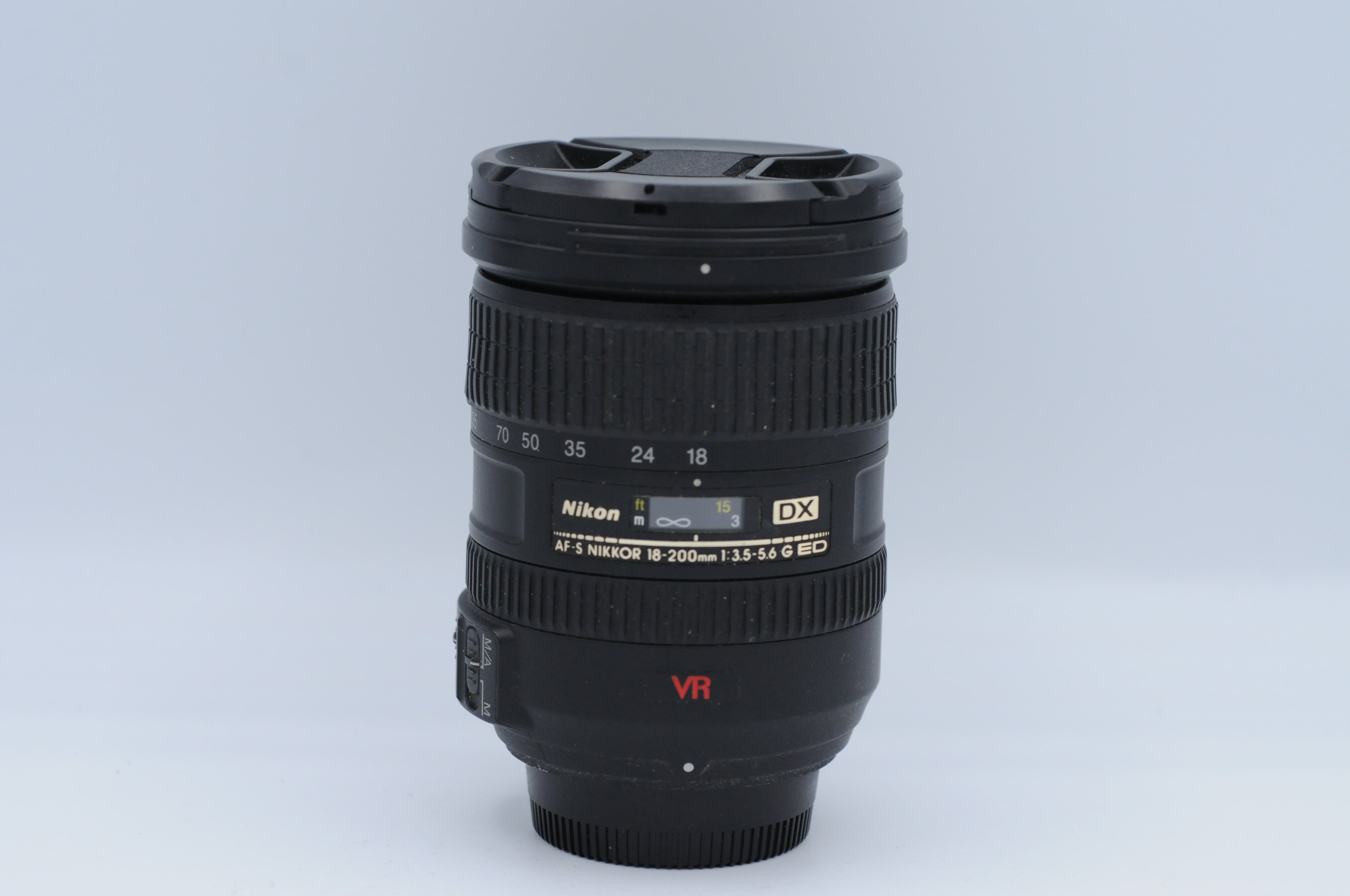 Nikon DX AF-S 18-200mm f3.5 - 5.6 VR