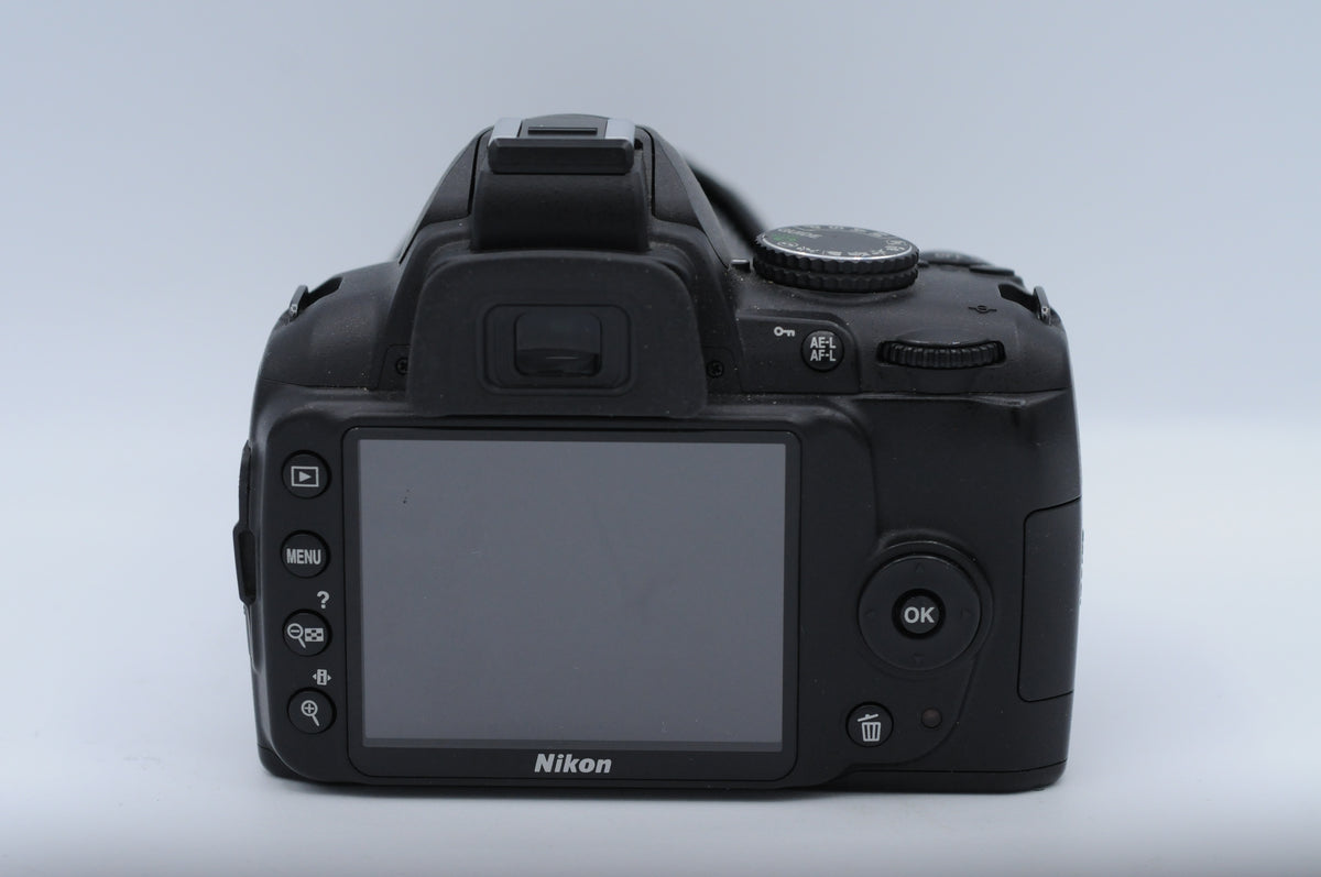 Nikon D3000 with Promaster 18-200mm f3.5 - 6.3 Macro Lens