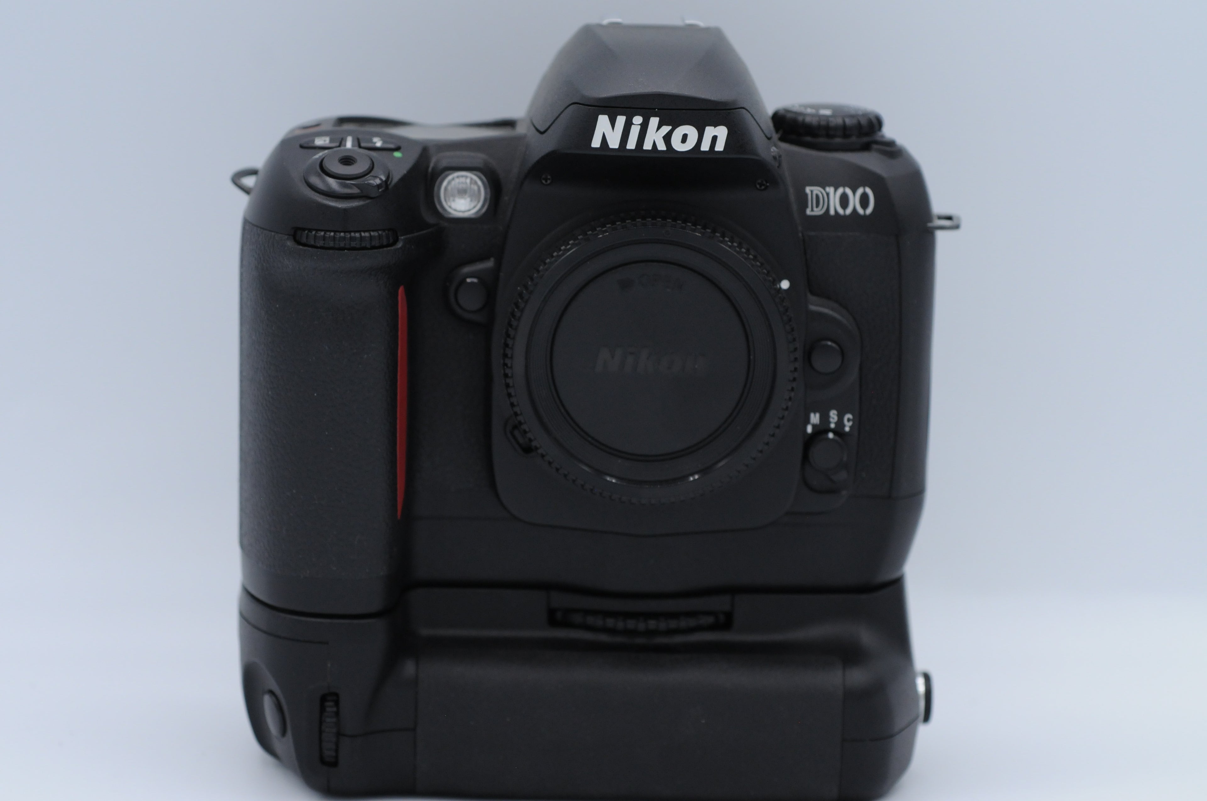 Nikon D100 Body with Battery Grip