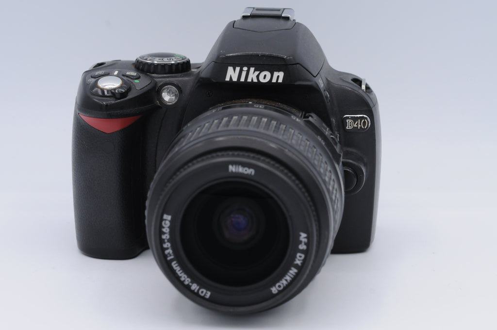 Nikon D40 with Nikon AF Nikkor 18-55mm f3.5 - 5.6 DX
