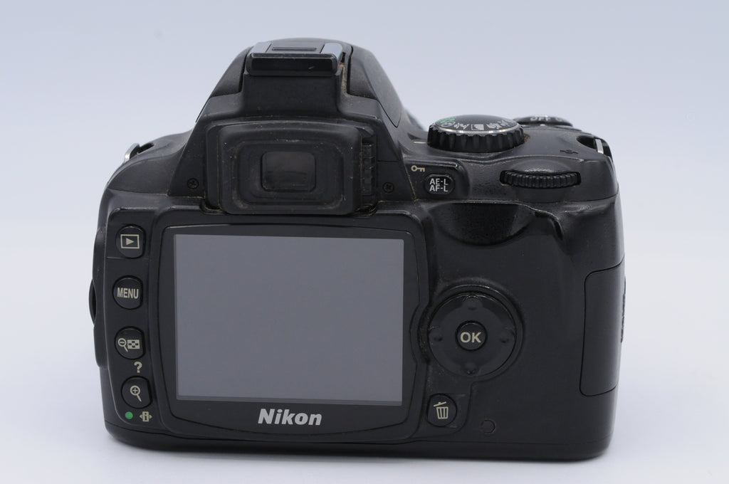 Nikon D40 with Nikon AF Nikkor 18-55mm f3.5 - 5.6 DX