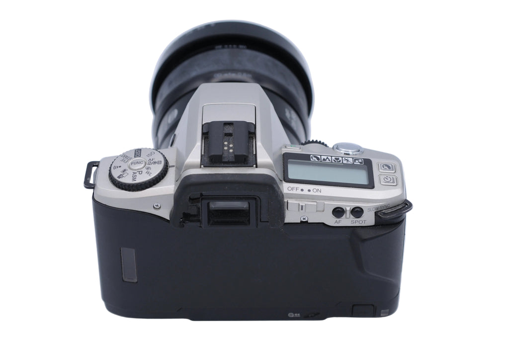 Minolta Maxxum 5 with 28-80mm AF