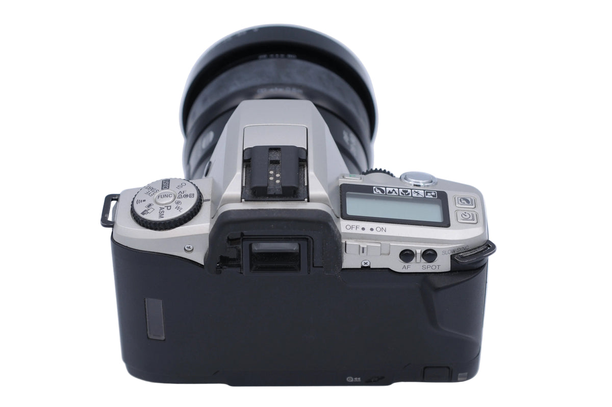 Minolta Maxxum 5 with 28-80mm AF